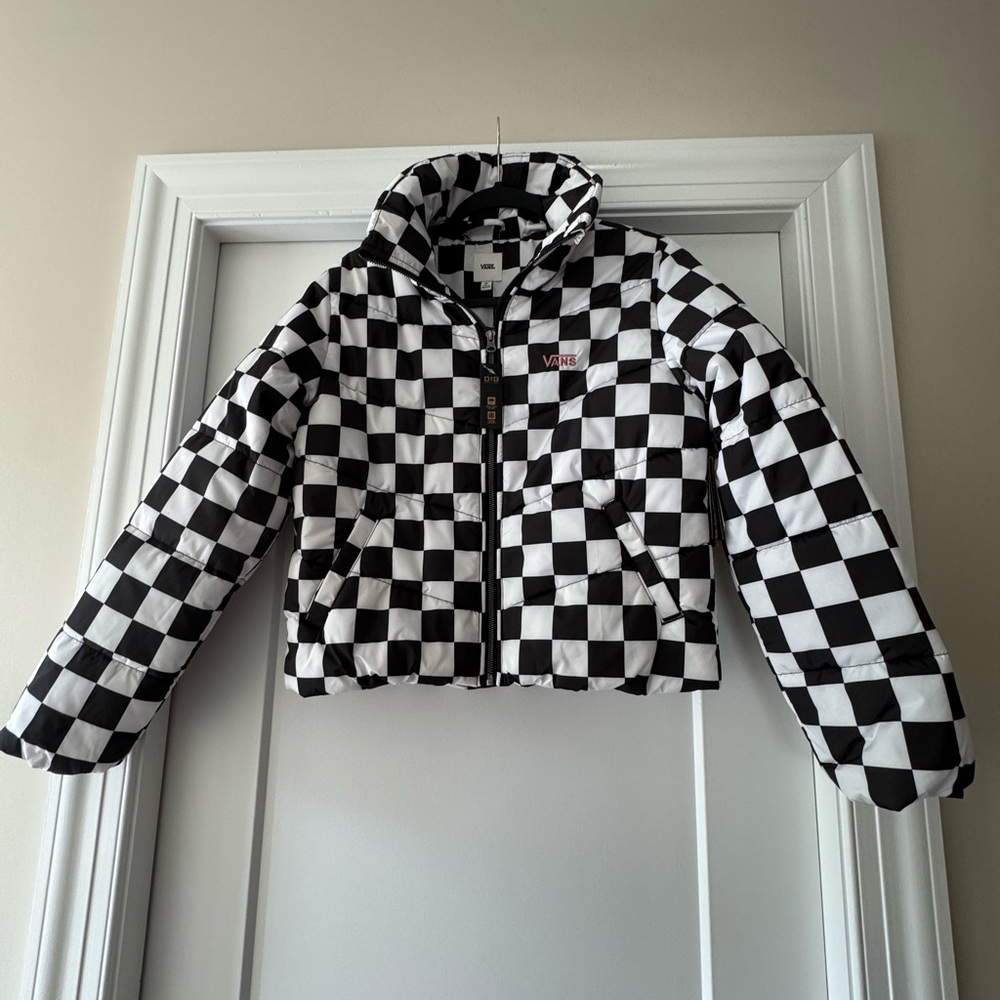 Vans women’s Checkered Puffer Jacket - Black and White